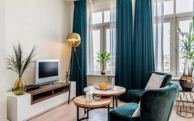 Boutique Canal House Suites