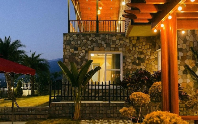 Kachnar House