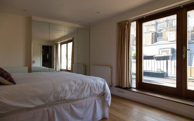 Отель 3 Bedroom House In Bayswater Лондон комната для гостей