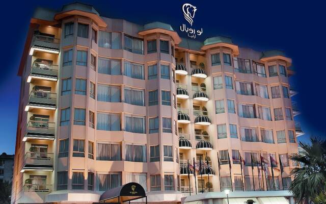 Le Royal Hotel вид на фасад