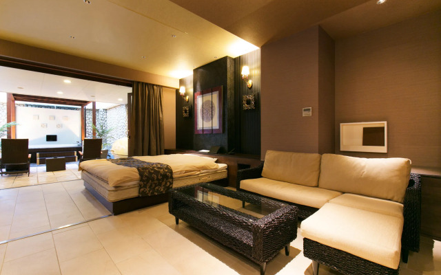 Hotel Atlantis (Adult Only)