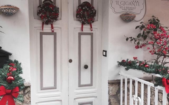 Отель B&B Il Gigante Агридженто вид на фасад