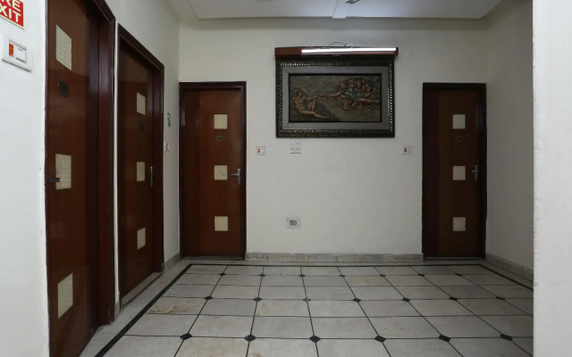 OYO 1233 Hotel Bharat Palace