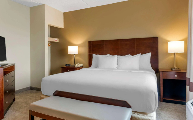 Comfort Suites Near Universal Orlando Resort