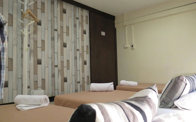 I-Sleep Silom Hostel