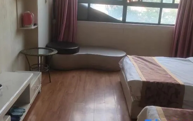 Xixian Yuanding Jinsheng Theme Hotel