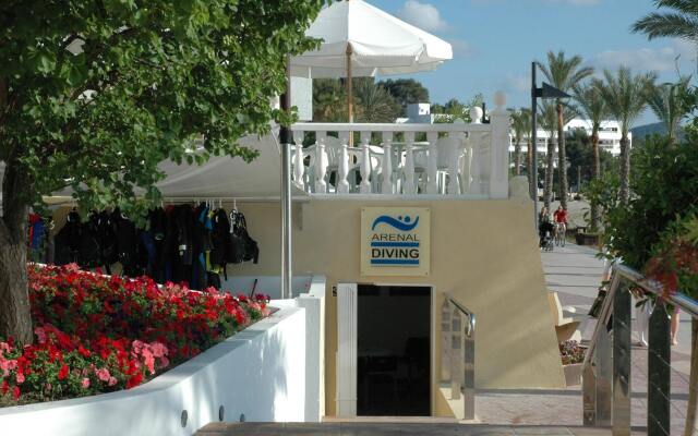 Отель Arenal Испания, Сан-Антони-де-Портмань - отзывы, цены и фото номеров - забронировать отель Arenal онлайн вид на фасад