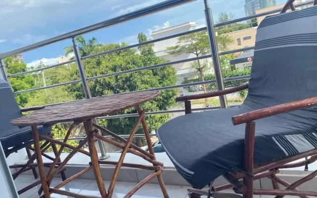Apartment Sleeps 6 With Free Parking