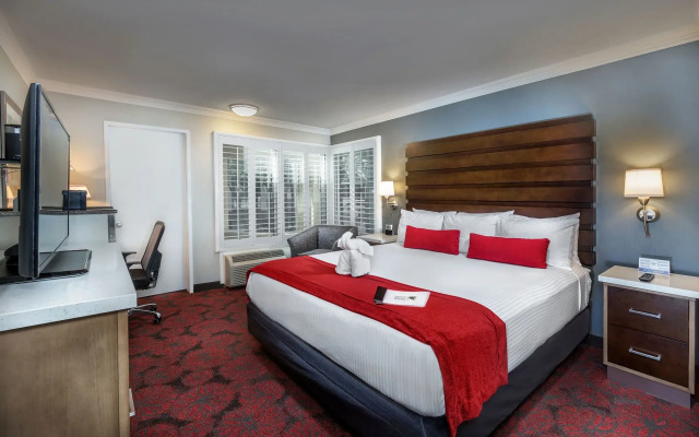 Desert Palms Hotel & Suites