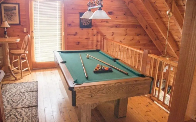 26 Bearfoot Landing 2 Bedroom Cabin by RedAwning