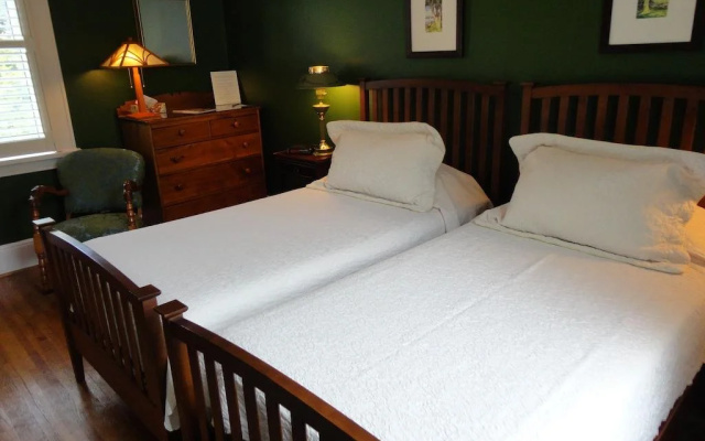 Buckingham House Bed & Breakfast