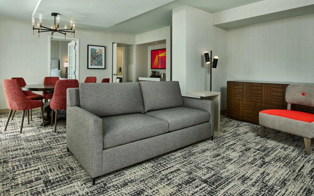 Hilton Kansas City Country Club Plaza