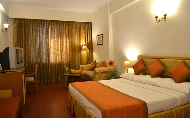 Hotel Meraden Grand