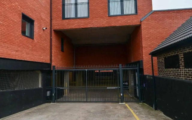 Livestay - Modern Spacious 2 Bed 2 Bath Apartment