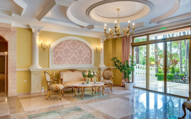 Venera & Anastasia Palace Apartments