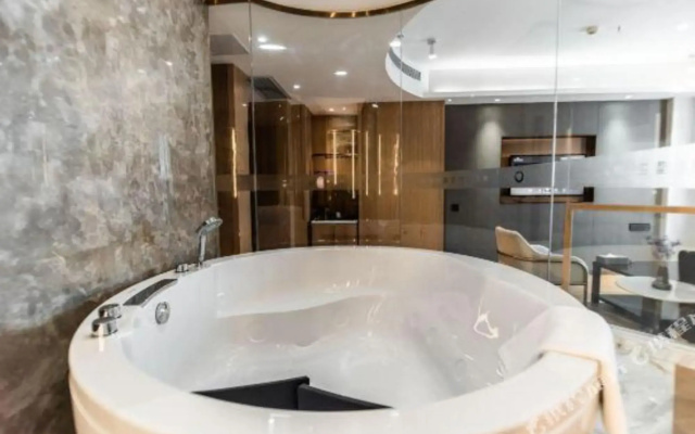 L'Oréal County Hotel (Changsha Desiqin Square Maozhutang Metro Station Branch)