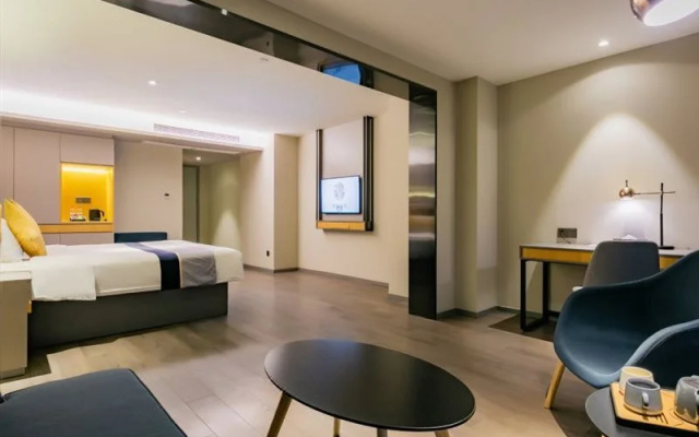 Homeinn Selected Hotel (Yibin West Station Xinyuewan)