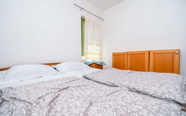 Apartment Agi