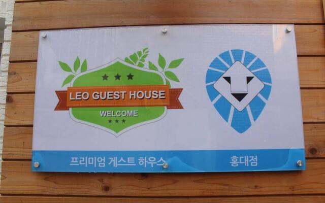 Отель 24 Guesthouse Hongdae вид на фасад