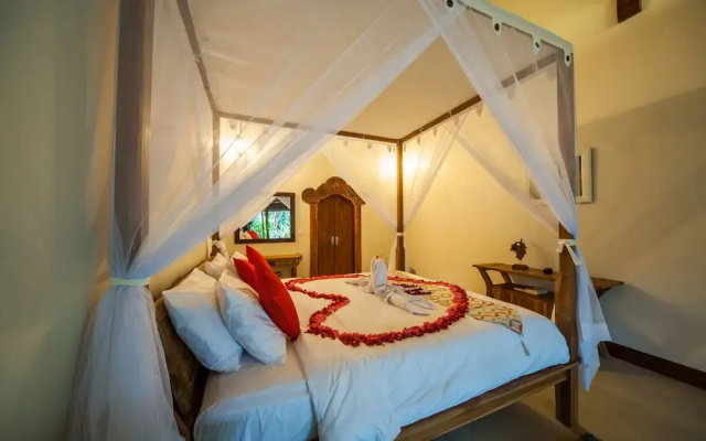 Infinity Jungle View Aashaya Villa Ubud