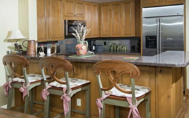 Settlers Lodge 203st - Bg3g - 3 Br Condo