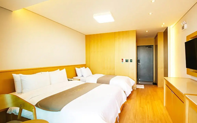 Noble Hotel