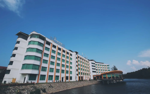 The Regency Waterfront Hotel