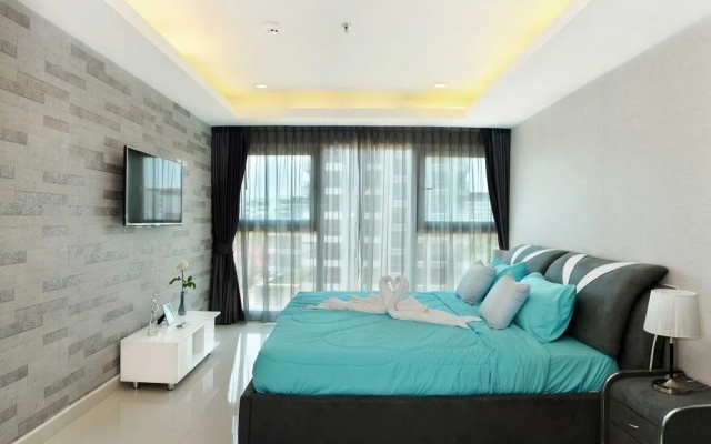 Cosy Beach View Condominium Official