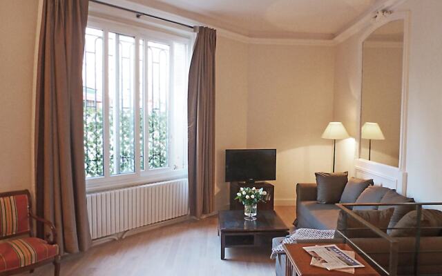 Designer Stay - Champs Elysées