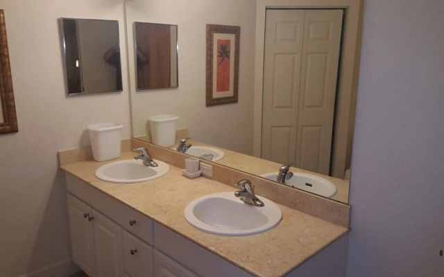 Lucaya Village 3 Bedroom