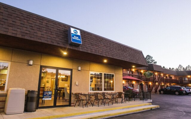 Отель Best Western Buffalo Ridge Inn вид на фасад