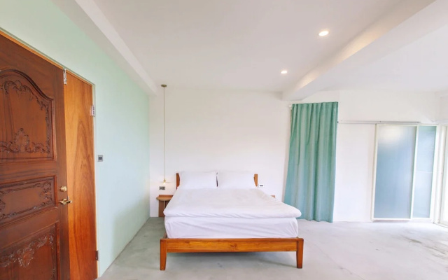 OwlStay Jiufen Green Ray