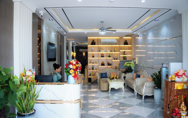 Queen Luxury Hotel