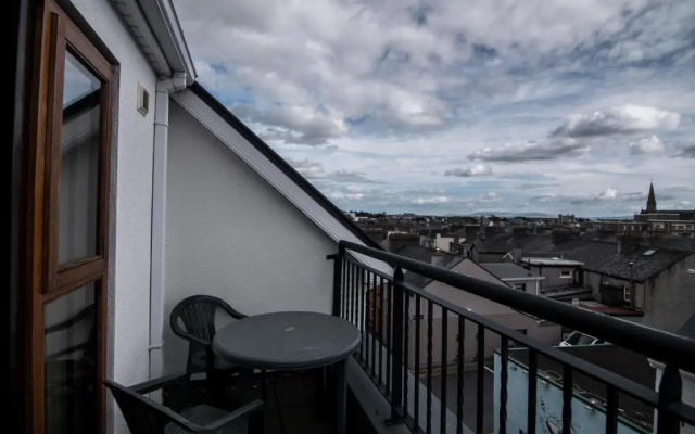 Donegan Court Aparthotel