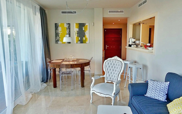 Al-401 Apartment in Alcazaba Lagoon