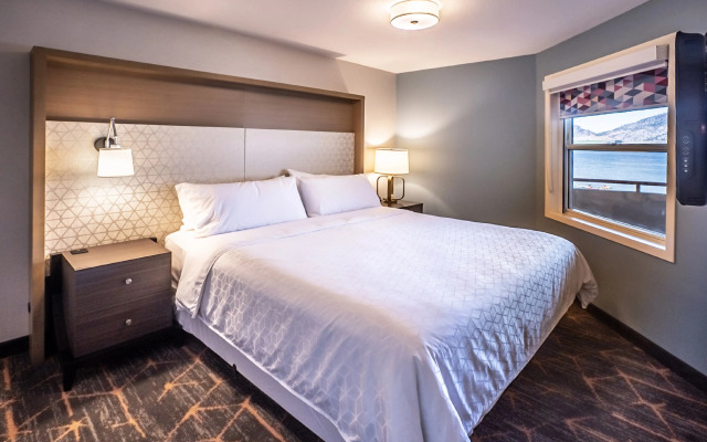 Holiday Inn Hotel & Suites Osoyoos by IHG