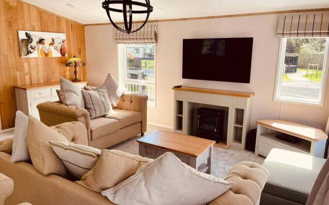 Luxury 2 Bedroom Lodge on Hoburne Devon Bay