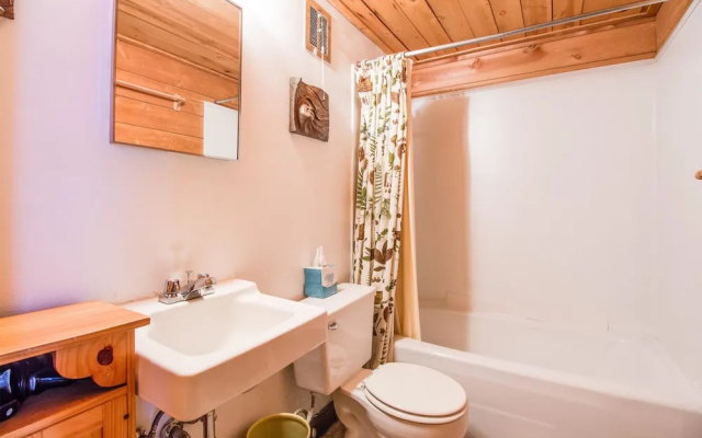 Cluster Cabin 12