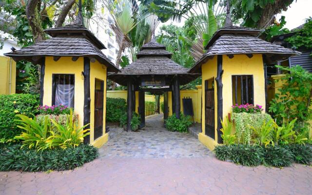Отель Supatra Hua Hin Resort вид на фасад