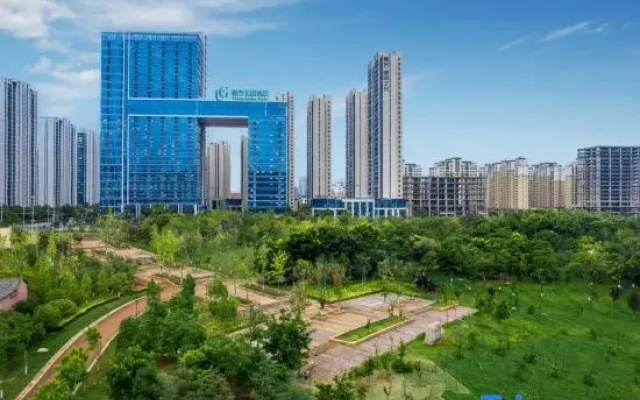 UG Urban Garden Hotel (Kunming South High-Speed Railway Station Yunnan Normal University)