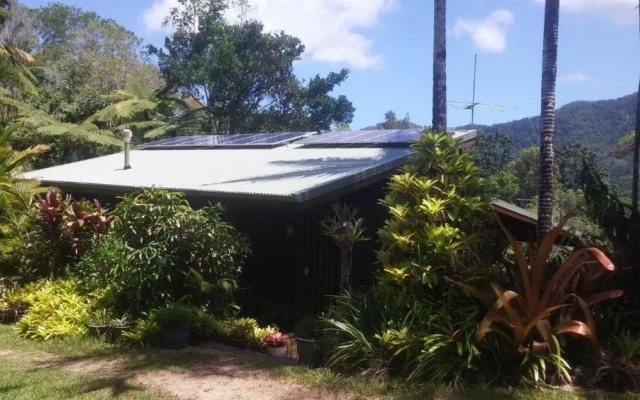 Daintree Holiday Homes - The Folly