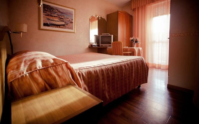 Phi Hotel Ambra