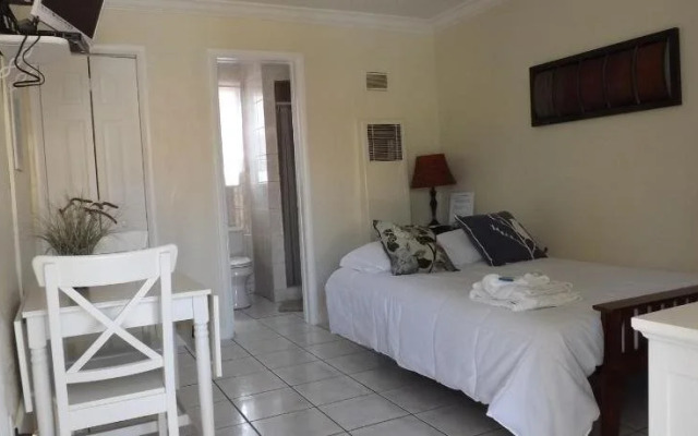 Eamon James Apartments & Suites