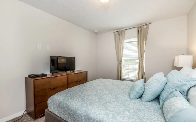 1570 Carey Palm Circle