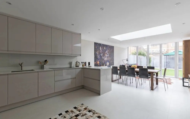 Gorgeous 5 Bed / Sleeps 10 - in Battersea Village