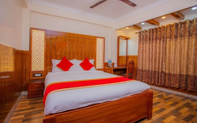 Oyo 304 Hotel Manmana