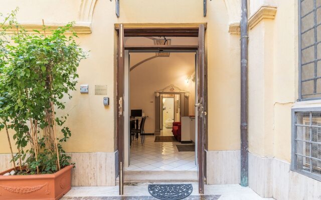 Апартаменты Torre Argentina Charming Apartment вид на фасад
