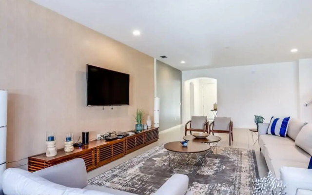 7013ows 14 Bed 14 Bedroom Home