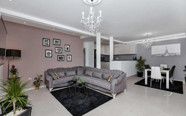 Luxurious Apartment Nino