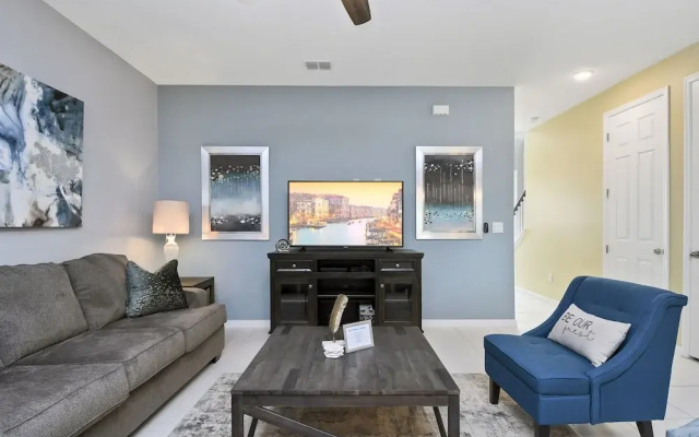 4 Bed Home Splash Pool at Solara